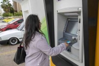 Ögrenim Yardiminin Subat Ayi Ödemesi Hesaplara Yatirildi