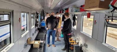 Polonya, Ukrayna'daki Yaralilarin Sevki Için 5 Vagonlu Bir Tren Hazirliyor