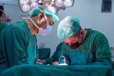 Ülkesinde Birçok Hastaneye Gitti Ama Dermani Türkiye'de Buldu