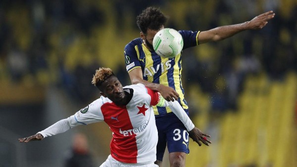 Fenerbahçe elendiği Slavia Prag'tan transfer yapıyor! İsmail Kartal hayran kaldı