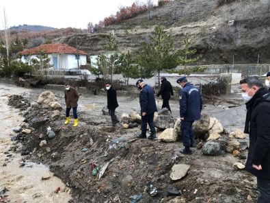 Gölet Tasti, Köydeki Evleri Su Basti