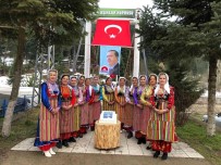 Yöresel Kiyafetlerini Giyip Kliple Cumhurbaskani Erdogan'in Dogum Gününü Kutladilar