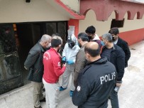 Antalya'da Daireden Yayilan Koku Yalniz Yasayan Adamin Öldügünü Ortaya Çikardi
