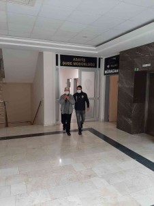 Otobüslerde Yankesicilik Yapan Süpheli Tutuklandi