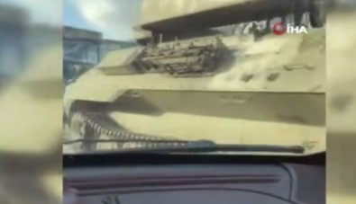 Rus Zirhli Aracina Molotof Atan Ukraynali Kendini Yakti