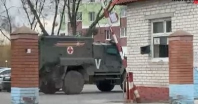 Rusya Ukrayna savaşı devam ederken Rus tanklarının üzerindeki gizemli V işareti kafaları karıştırdı! Tek bir iddia var...