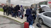 Ukrayna'dan Tahliye Edilen Türk Vatandaslari Istanbul'a Gelmeye Devam Ediyor