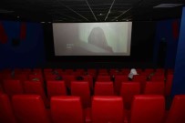 65 Yas Üstü Büyükler, Eren Bülbün'ün Hayatini Anlatan Filmde, Duygu Dolu Anlar Yasadi