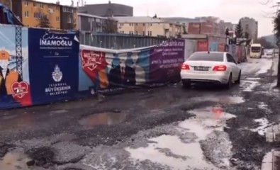 CHP'li İBB vatandaşı mağdur etmeye devam ediyor! Yollar delik deşik...