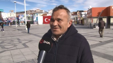 25 Yil Geçmesine Ragmen Darbecilerin Sincan'da Tank Yürütmesi Hafizalardan Silinmiyor