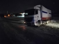 Kamyon, Tir Ve Otobüsün Karistigi Zincirleme Kazada 15 Kisi Yaralandi