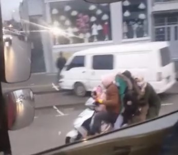 Bursa'da Bir Motosiklete 5 Kisi Bindi