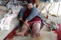 Tek Odali Evde Hasta Anneye Engelli Oglu, Devlet Ve Komsulari Bakiyor