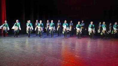 Tekirdag'da 50 Kisilik Dans Toplulugunun Gösterisi Nefes Kesti