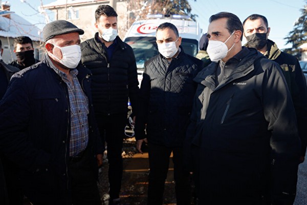 Bakan Dönmez Isparta'daki çalışmalarını sürdürüyor: Tüm imkanları seferber ettik