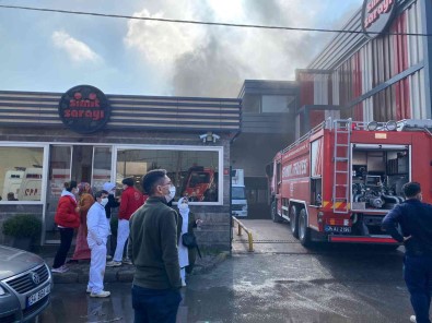 Sancaktepe'de Simit Fabrikasinda Yangin