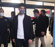 Trabzonspor Genç Oyuncu Emrehan Gedikli'yi Trabzon'a Getirdi