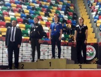 Adanali Sporculardan Tarihi Basari