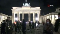 Almanya'da Hükümetin Covid-19 Asisini Zorunlu Hale Getirme Plani Protesto Edildi