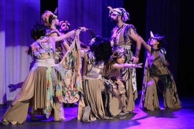 Antalya'da 18 Bin 650 Çocuk Tiyatro Ile Bulustu