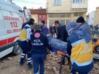 Duvarin Altinda Kalan Sahsin Durumu Ciddiyetini Koruyor