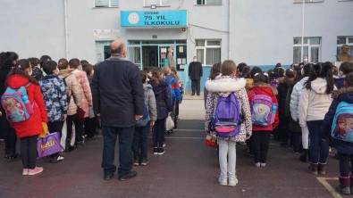 Edirne'de Ikinci Dönemin Ilk Ders Zili Çaldi