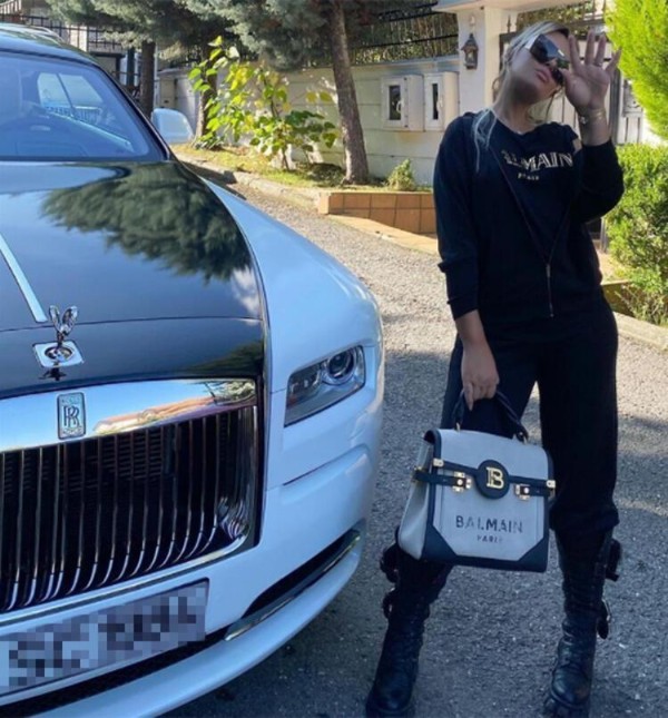 Yorumlar Selin Ciğerci'yi kızdırdı!