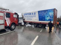 Büyükçekmece E-5'Te Tir Kaza Yapti Açiklamasi 1 Yarali