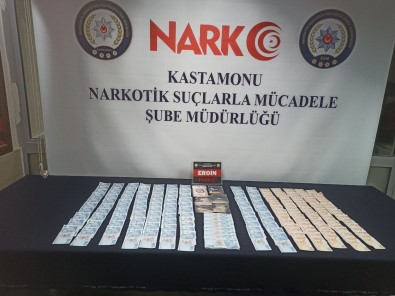 Eroin Ve Sahte Parayla Yakalanan 3 Kisi Gözaltina Alindi
