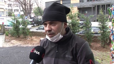 Kadiköy'de Zeminin Çökmesi Ile Çukura Düsen Dükkan Sahibi Açiklamasi '30 Dakika Çukurda Kaldim'