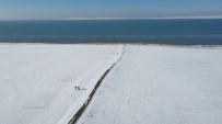 Kurakliktan Küçülen Tuz Gölü'ne Kar Umut Oldu Haberi
