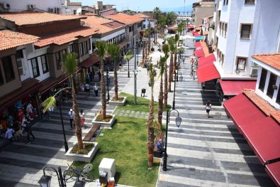 Kusadasi Belediyesi Pandemiye Ragmen Yatirimlara Devam Ediyor