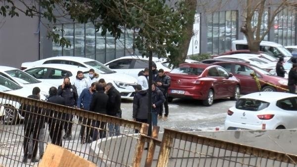 Yenibosna'da polislere ateş açıldı!