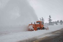 Antalya-Konya Karayolu Tüm Araç Trafigine Kapatildi