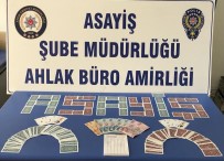 Aydin'da Kiraathaneye Kumar Baskini