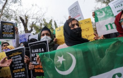 Hindistan'da başörtüsü yasaklarına karşı eylem! Kanlı saldırı son anda önlendi