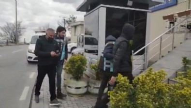 İstanbul'un göbeğinde gaspçı dehşeti! Darbedilip bıçaklandı!