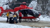 Kar Nedeniyle Mahsur Kalan Hasta Için Hava Ambulansi Köye Indi Haberi