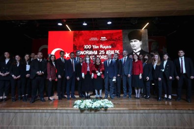 Sahin, Gazi Sehrin Kahramanlarini Gelecege Tasiyanlari Ödüllendirdi