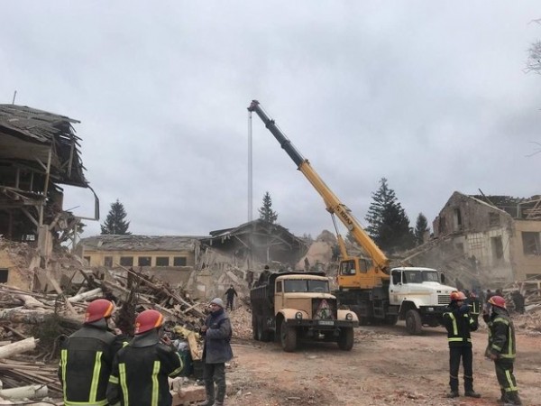 Rusya'dan, Ukrayna'da bulunan askeri birliğe saldırı: Tam 70 asker öldü