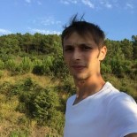 Üzerine Sac Düsen Isçi Hayatini Kaybetti