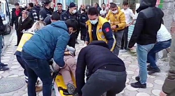 Boşandığı eşine sokakta dehşet saçtı! Bıçaklayacağını sosyal medyadan duyurmuş...