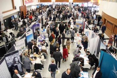 1 Yil Aradan Sonra Turizmde Ögrenci-Sektör Bulusmasi