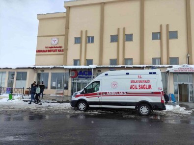 Ardahan'da 42 Ögrenci Zehirlenme Süphesiyle Hastaneye Kaldirildi