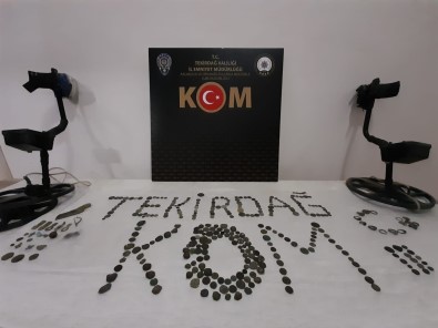 Tekirdag'da Roma Dönemine Ait 350 Parça Ele Geçirildi