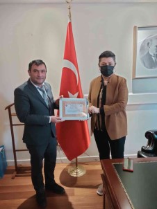 BASGAD Baskani Özcan, Cumhurbaskani Basdanismani Türkmenoglu'nu Çankaya Köskü'nde Ziyaret Etti