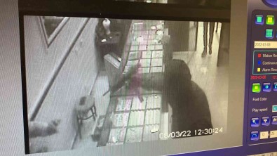 Istanbul'daki Milyonluk Kuyumcu Soygununda 8 Süpheli Yakalandi Açiklamasi Silahlar Ve Altinlar Ele Geçirildi