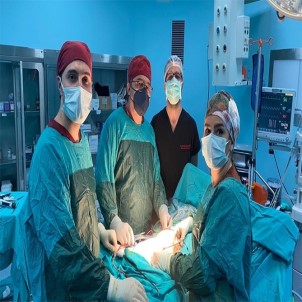 Karaman'da Ilk Kez Laparoskopik Yöntemle Kalin Bagirsak Kanseri Ameliyati Yapildi