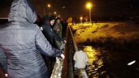 Mus'ta Köprüden Atlamak Isteyen Genci Polis Kurtardi