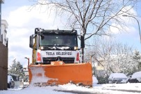 Tuzla Belediyesi Ekipleri, 63 Araç Ve 450 Personel Ile Karla Mücadele Çalismalarini Sürdürüyor